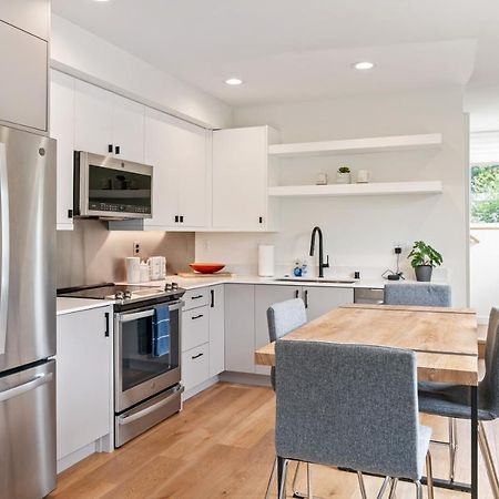 Modern Two Story Townhouse Near Light Rail Apartment Seattle Ngoại thất bức ảnh