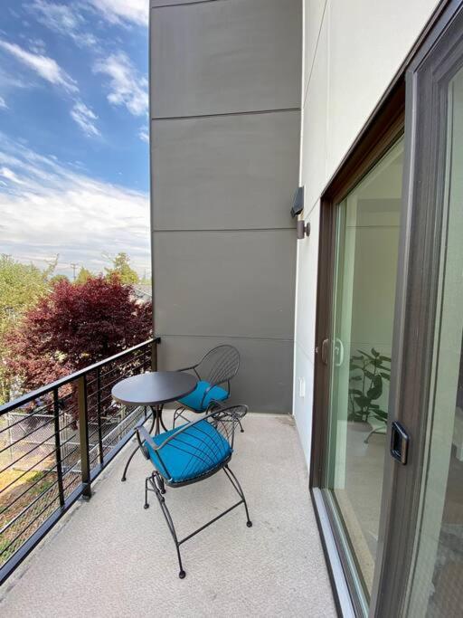 Modern Two Story Townhouse Near Light Rail Apartment Seattle Ngoại thất bức ảnh