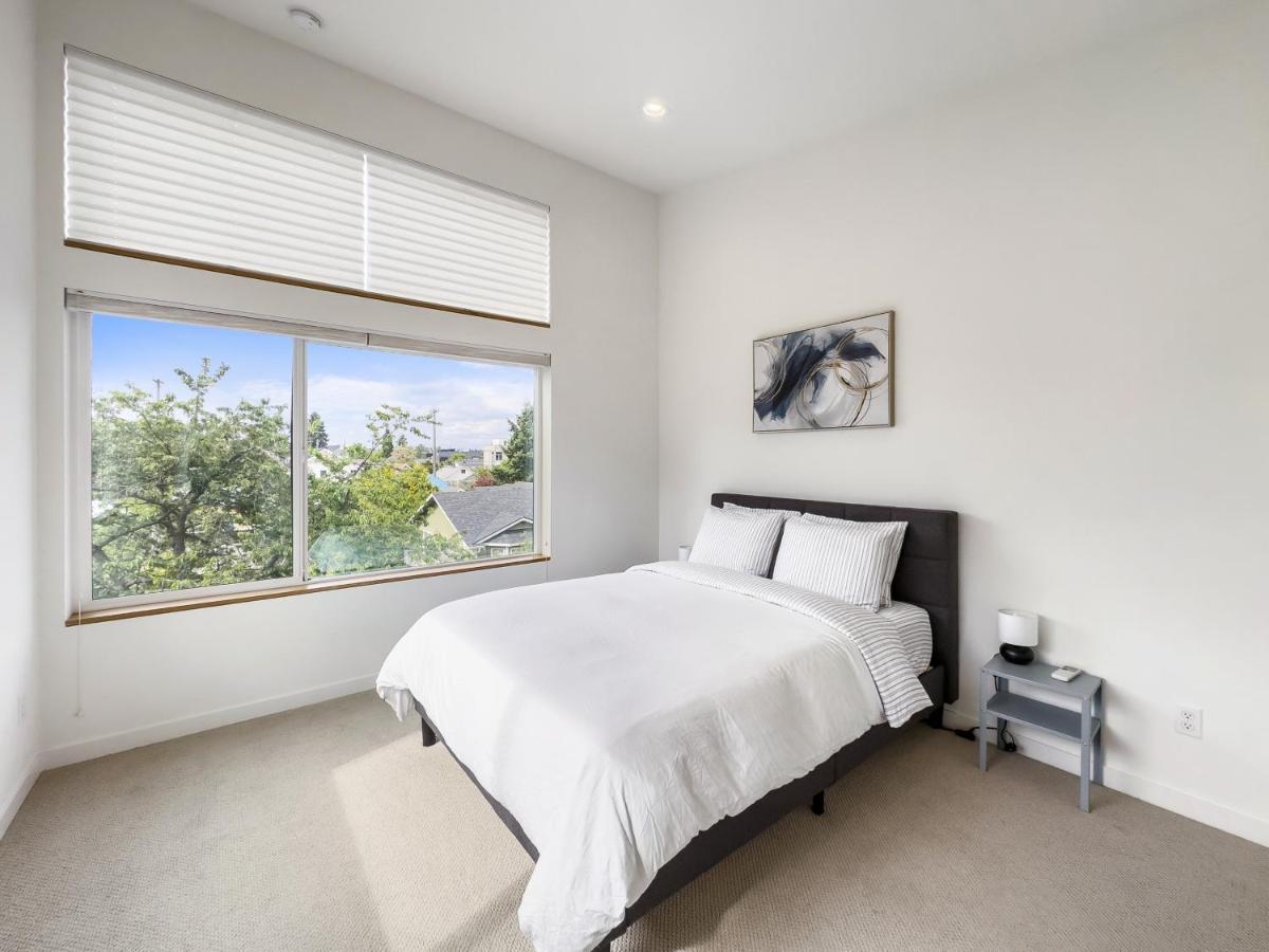 Modern Two Story Townhouse Near Light Rail Apartment Seattle Ngoại thất bức ảnh