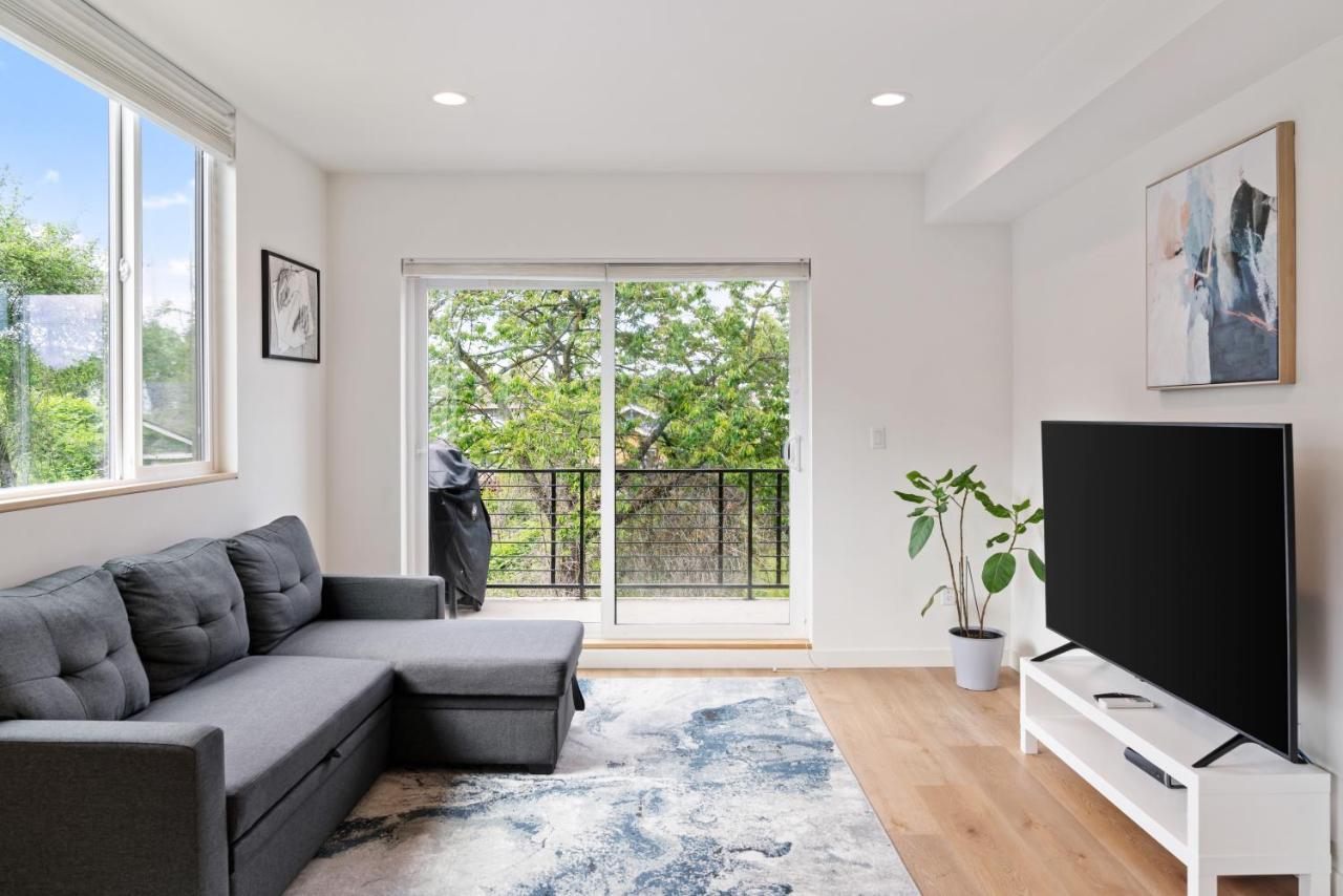 Modern Two Story Townhouse Near Light Rail Apartment Seattle Ngoại thất bức ảnh