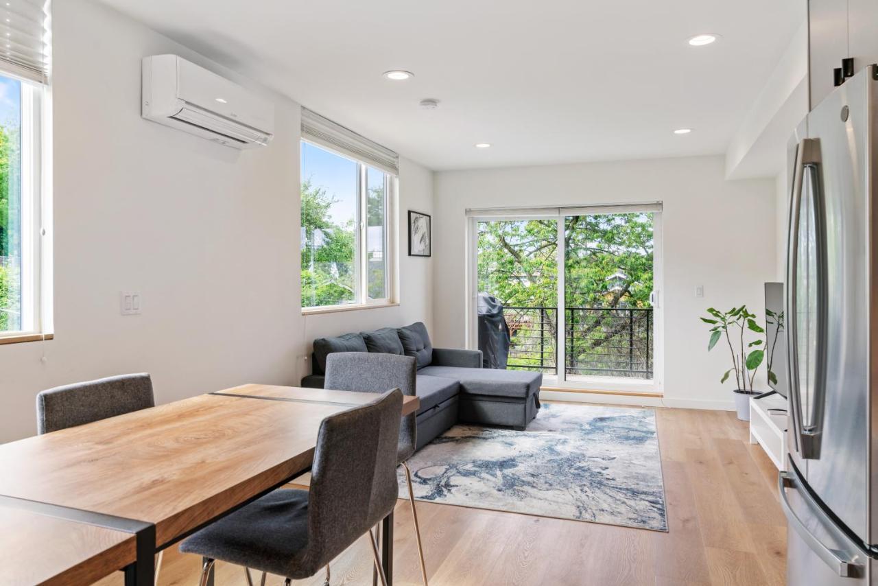 Modern Two Story Townhouse Near Light Rail Apartment Seattle Ngoại thất bức ảnh